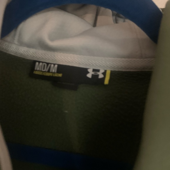 Men’s hoodie, a couple of spots on front pocket - Picture 3 of 4